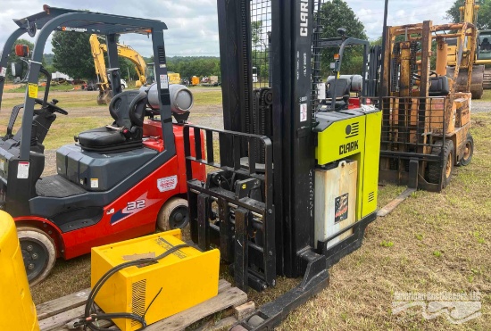 CLARK NPR15D FORKLIFT