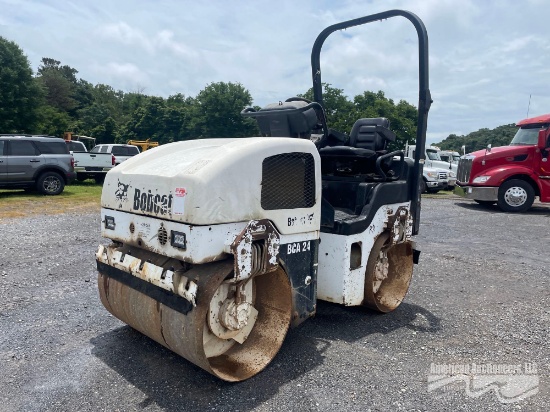 BOBCAT INGERSOLL RAND BCA24 SMOOTH DRUM ROLLER