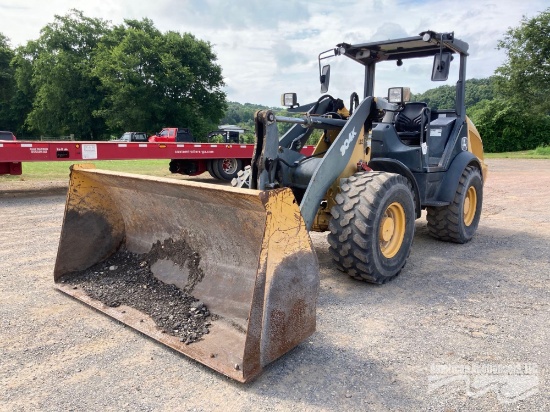 JOHN DEERE 304K RUBBER TIRE LOADER