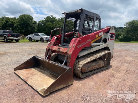 TAKEUCHI TL12 SKID STEER