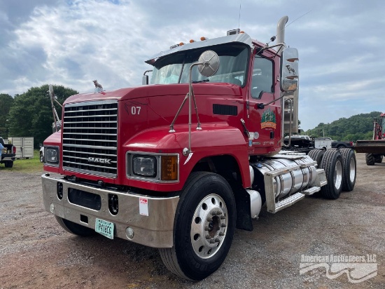 2019 Mack Pinnacle Truck, VIN # 1M1PN4GY9KM001677