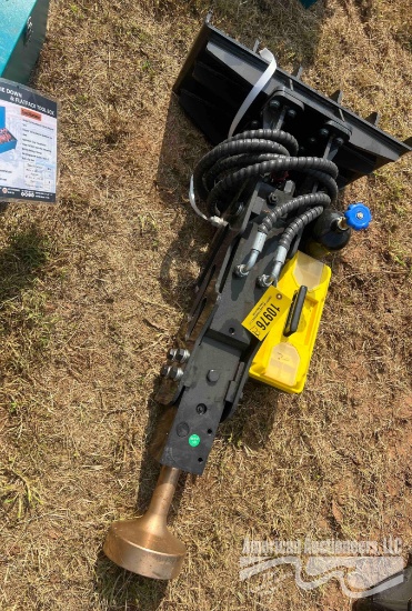 GIYI MINI SKID STEER PILE HAMMER