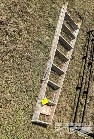 8' WOODEN LADDER