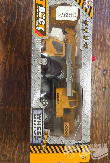 REMOTE CONTROL CRANE TRUCK TOY