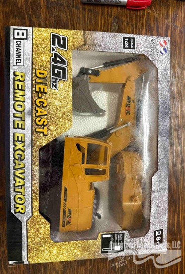 REMOTE CONTROL EXCAVATOR TOY