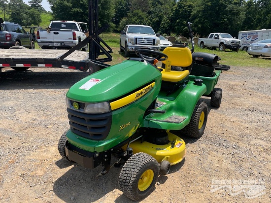 2009 JOHN DEERE X300 RIDING MOWER
