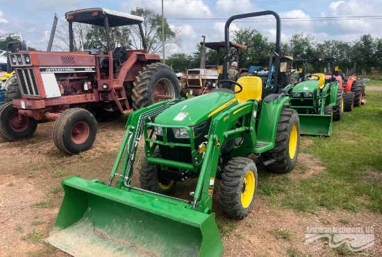 JOHN DEERE 3038E 4X4 FARM TRACTOR .