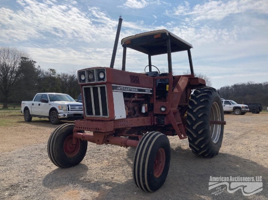 INTERNATIONAL 1086 FARM TRACTOR
