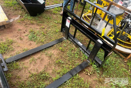 QUICK ATTACH 4' PALLET FORKS