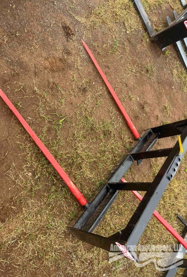 QUICK ATTACH DOUBLE HAY SPEAR