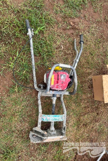 GAS POWERED CONCRETE FLOAT