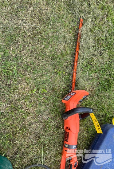 BLACK AND DECKER ELECTRIC HEDGE TRIMMER