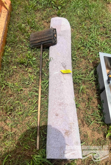 INDOOR/OUDOOR CARPET W/DUST PAN