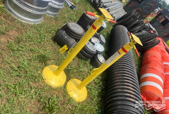 TRAILER JACK STANDS