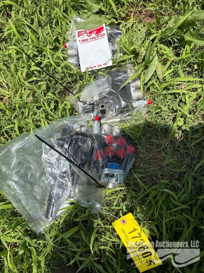 HYDRAULIC CONTROL VALVE FOR TRACK LOADER