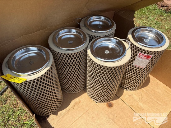 5 ASH TRAYS/TRASH BINS