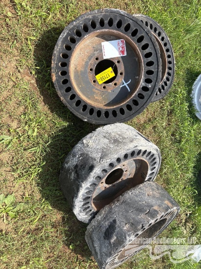 BOBCAT SOLID TIRES