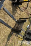 GIYI PALLET FORK ATT FOR SKID STEER, 30'' FORKS