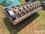 BOBCAT 6' HYD QUICK ATTACH SHEEP FOOT VIBRATORY ROLLER