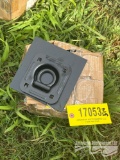 BOX 8 D RING TIE DOWN