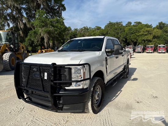 2024 FORD F250 XL CREW CAB 4WD TRUCK