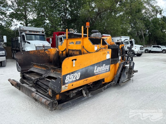LEE BOY 8520 PAVER