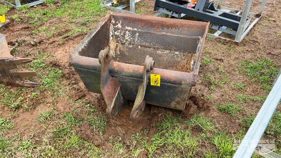 35" SMOOTH EXCAVATOR BKT