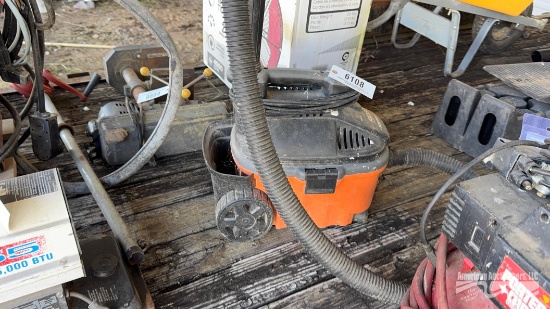 RIDGID 4 GALLON PORTABLE VAC