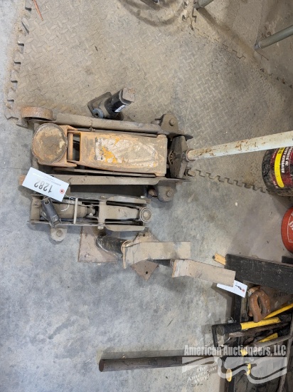 LOT OF ASSORTED JACKS AND STANDS