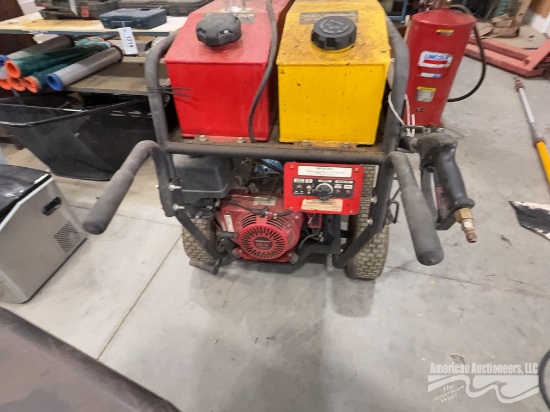 NORTH STAR HOT WATER PRESSURE WASHER POWERED BY HONDA