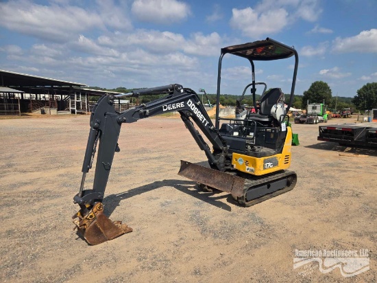20220 John Deere 17g Mini Excavator