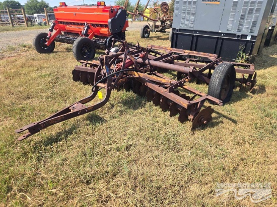 10 FT PULL BEHIND CUTTING HARROW W/ HYD LIFT