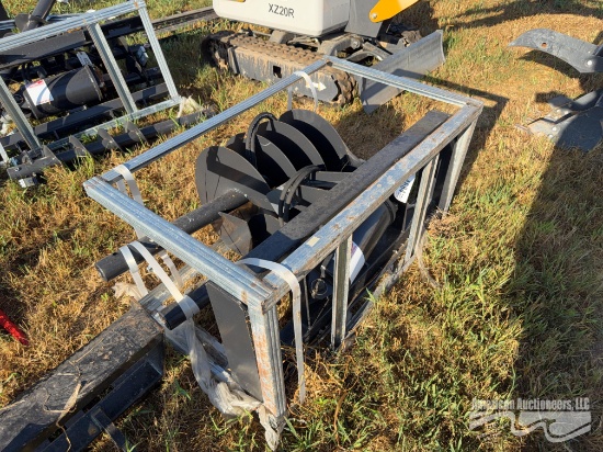 QUICK ATTACH HYD AUGER W/ 18", 12" & 8" BITS