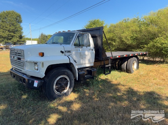1992 Ford F700 S/A Truck