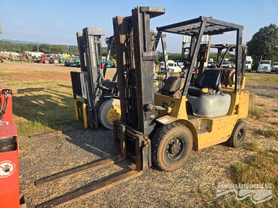 Cat Gp25 Fork Lift