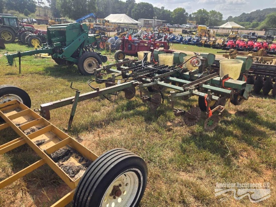 JOHN DEERE 4 ROW PLANTER