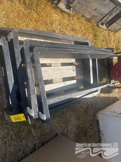 43" Bolzoni Set Of Pallet Forks