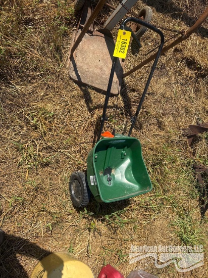 SCOTTS TURF BUILDER SEED SPREADER