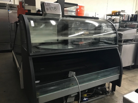 Structural Concepts 72" Curved Glass Display with Grab n' Go