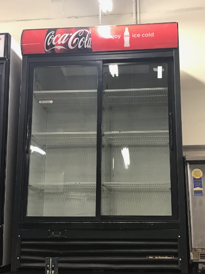 TRUE 2 SLIDING GLASS DOOR REFRIGERATOR
