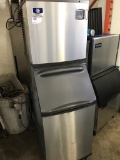 MANITOWOC 500LB ICE MACHINE W/ BIN