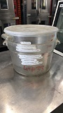 POLYCARBONATE FOOD STORAGE CONTAINER