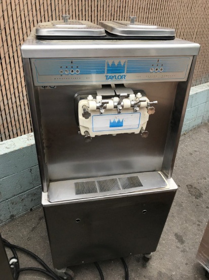 Taylor frozen yogurt machine