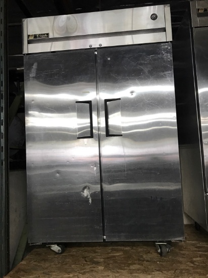 TRUE 2 SS DOOR REFRIGERATOR