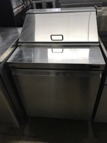 27" SANDWICH PREP TABLE