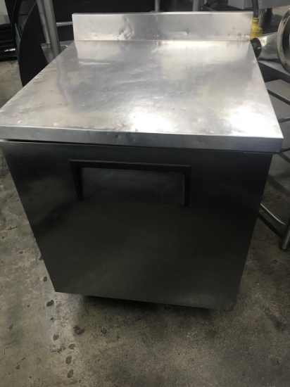 TRUE 27" WORK TOP FREEZER