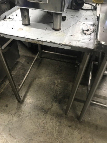 24" EQUIPMENT STAND