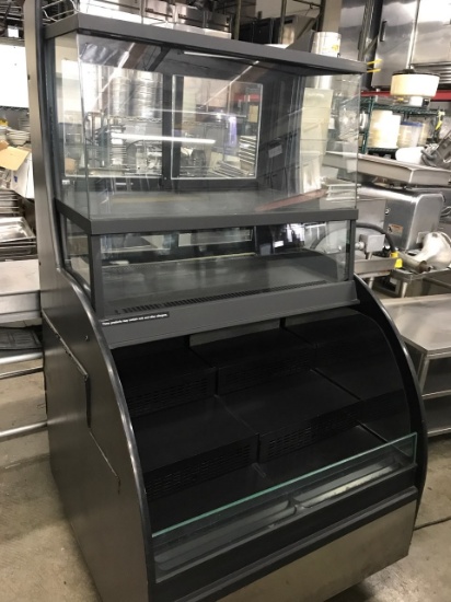 STRUCTURAL CONCEPT GRAB AND GO PASTRY DISPLAY CASE