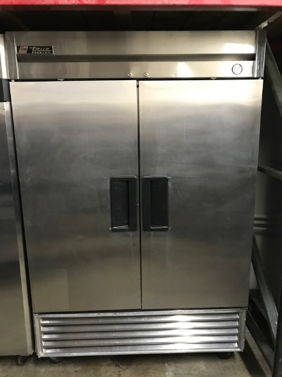 TRUE 2 DOOR FREEZER