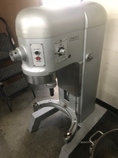 HOBART 60 QT DOUGH MIXER